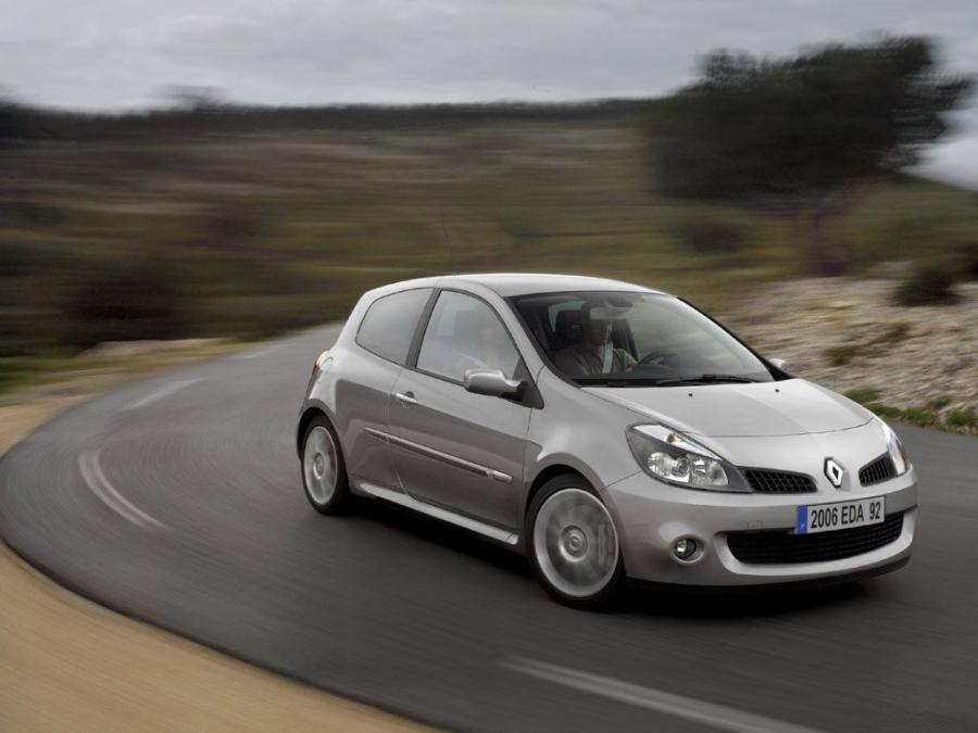  Renault Clio R.S. 2.0 16V 2006 года  (фото 8 из 125)